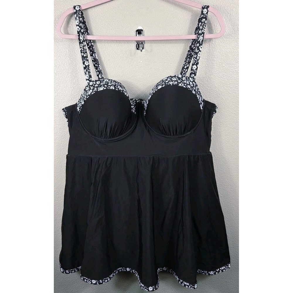Torrid Black Swim Dress One Piece Size 1X DD/DDD Underwire Skirted Floral Trim